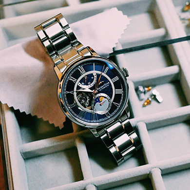 ORIENT STAR MECHANICAL MOON PHASE